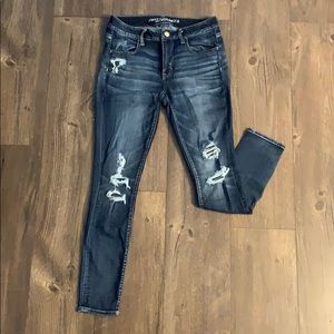 American Eagle distressed straight leg blue jeans
